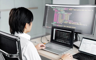 伊春 ,php声明和调用变量的符号是什么？